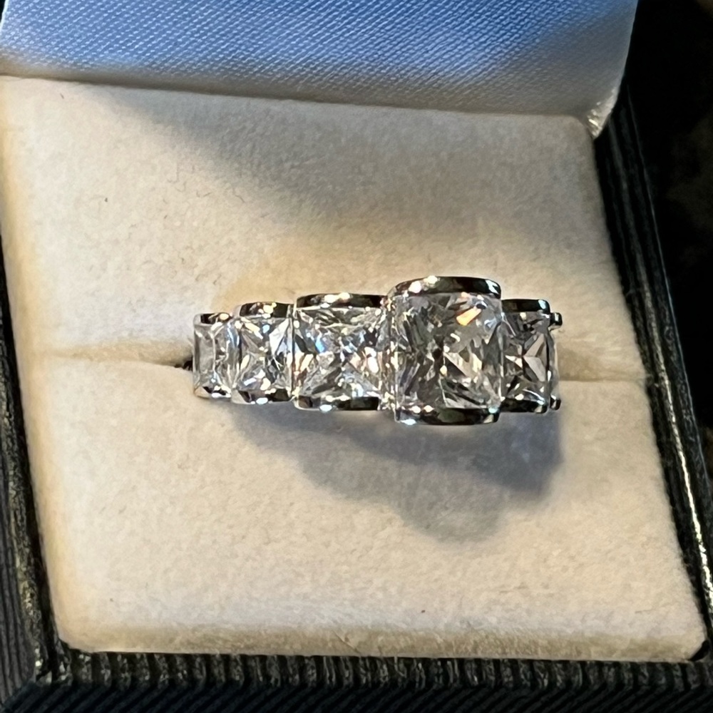 Beautiful Ring - image 1